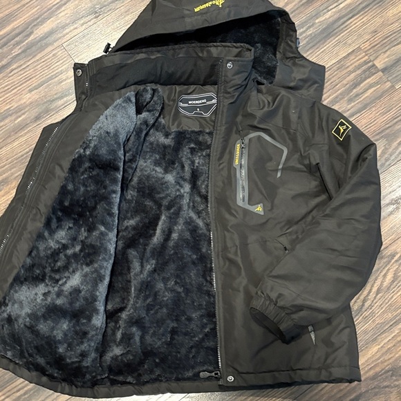 Black Hooded Jacket with Yellow Accents by Uncover & Boror V.A. Tor 189 (small) - Picture 4 of 12